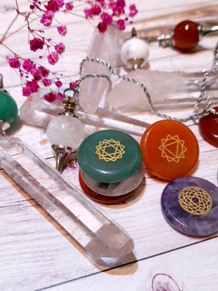 basic introduction to the 7 main chakras. chakra crystals